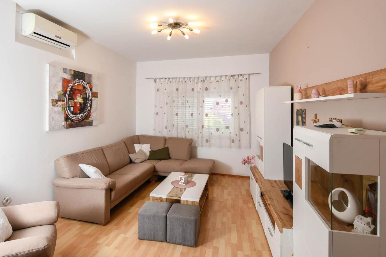 Apartments Karla Orebić Extérieur photo