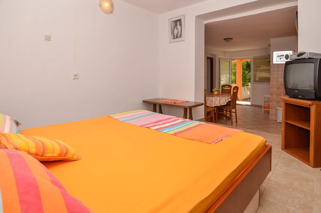 Apartments Karla Orebić Chambre photo
