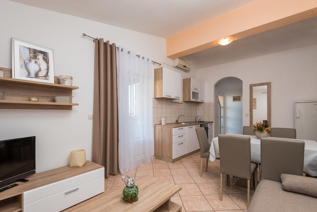 Apartments Karla Orebić Extérieur photo